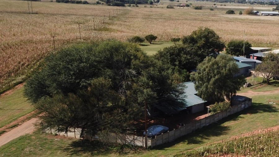 4 Bedroom Property for Sale in Bloemfontein Rural Free State